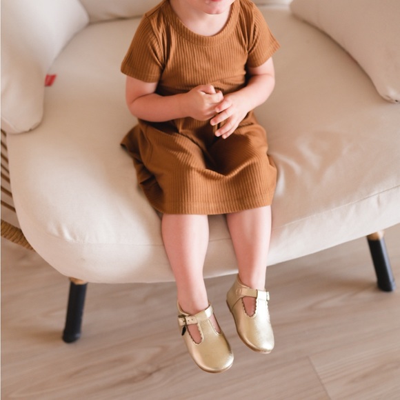 Riley T-Straps - Scalloped - Gold - Picture 7 of 11